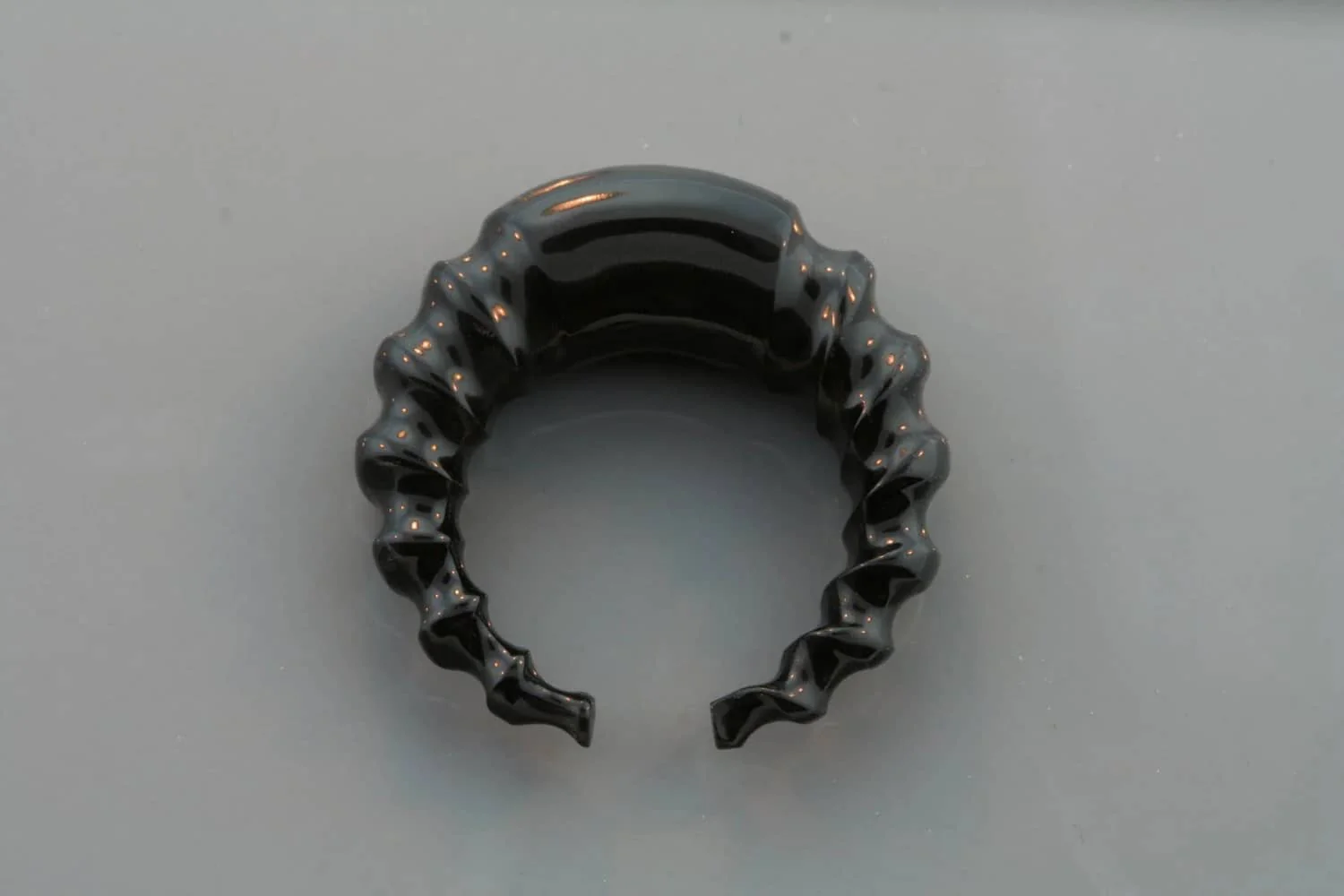 Buffalo Horn Ribbed Pincher - Image 3