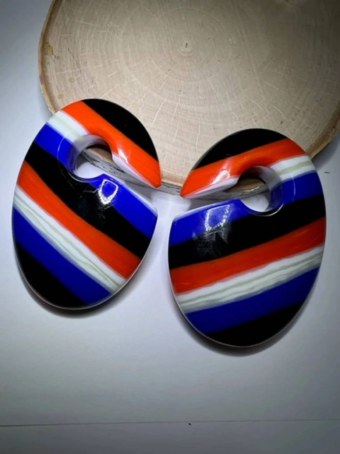 Gorilla Glass Sneaker Ovoids Stripes