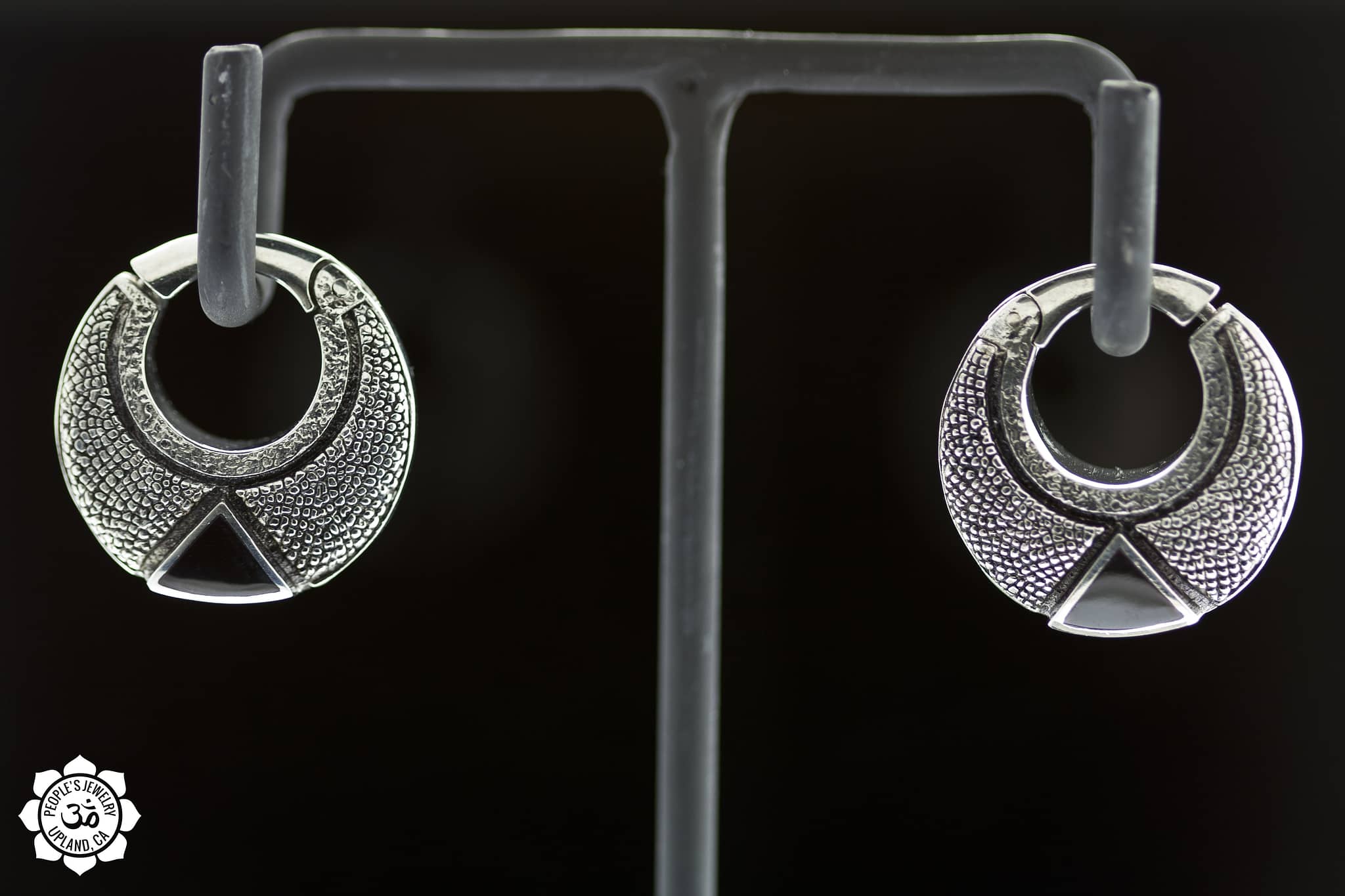 Onyx Triangle Weights by Peoples Jewelry - Image 3