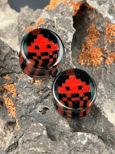 Space Invader Plugs by Gorilla Glass - Image 5